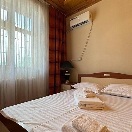 Bed and Breakfast Дом 14 Ош Экстерьер фото
